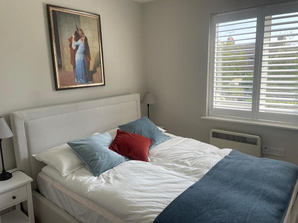 2 Bedroom House In Central Windsor - The Town Esterno foto