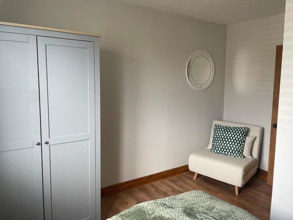 2 Bedroom House In Central Windsor - The Town Esterno foto